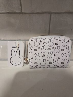 miffy White Bunny Pattern Zippered Wallet Nwt